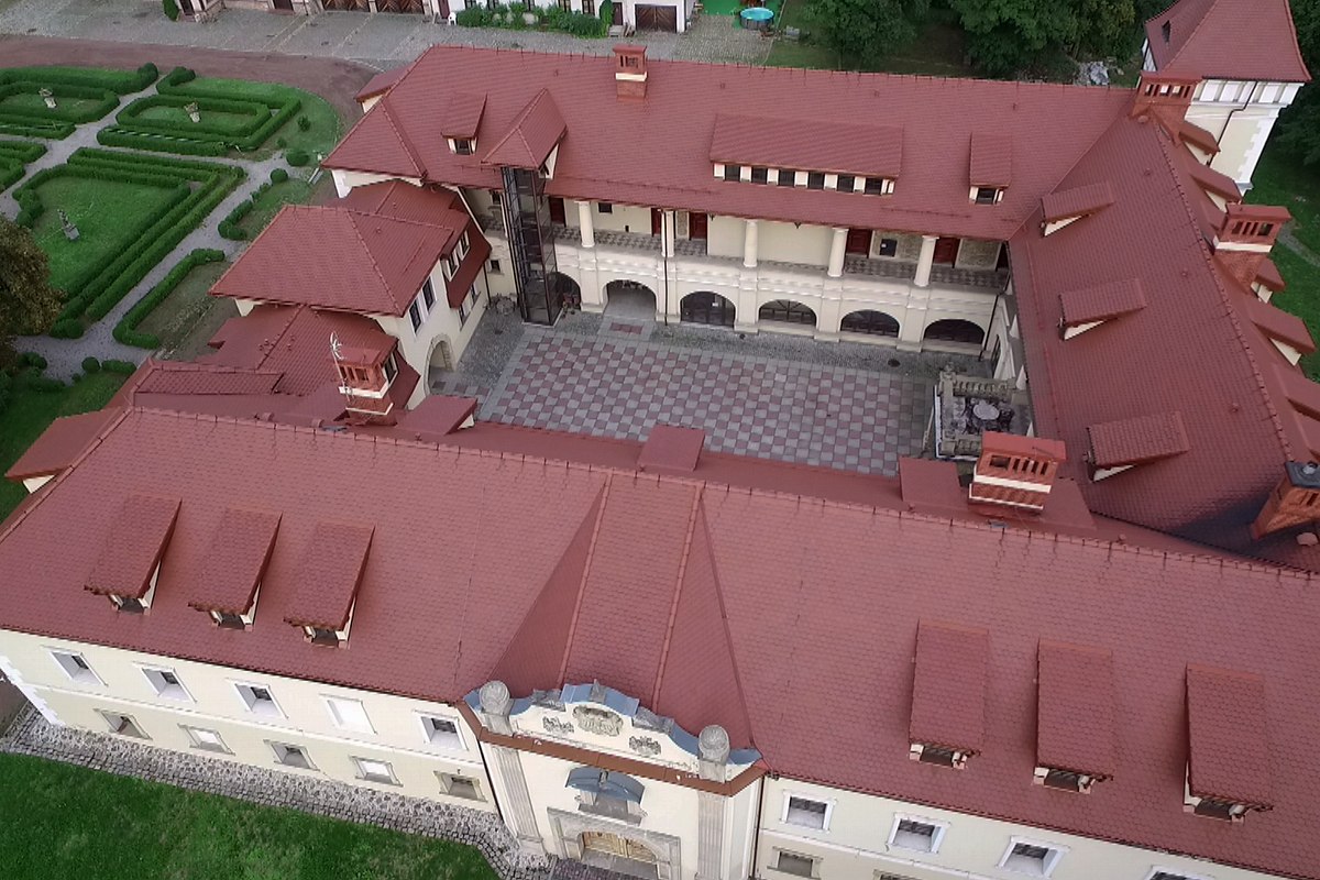 Zamek w Starych Tarnowicach z powietrza &#8211; film